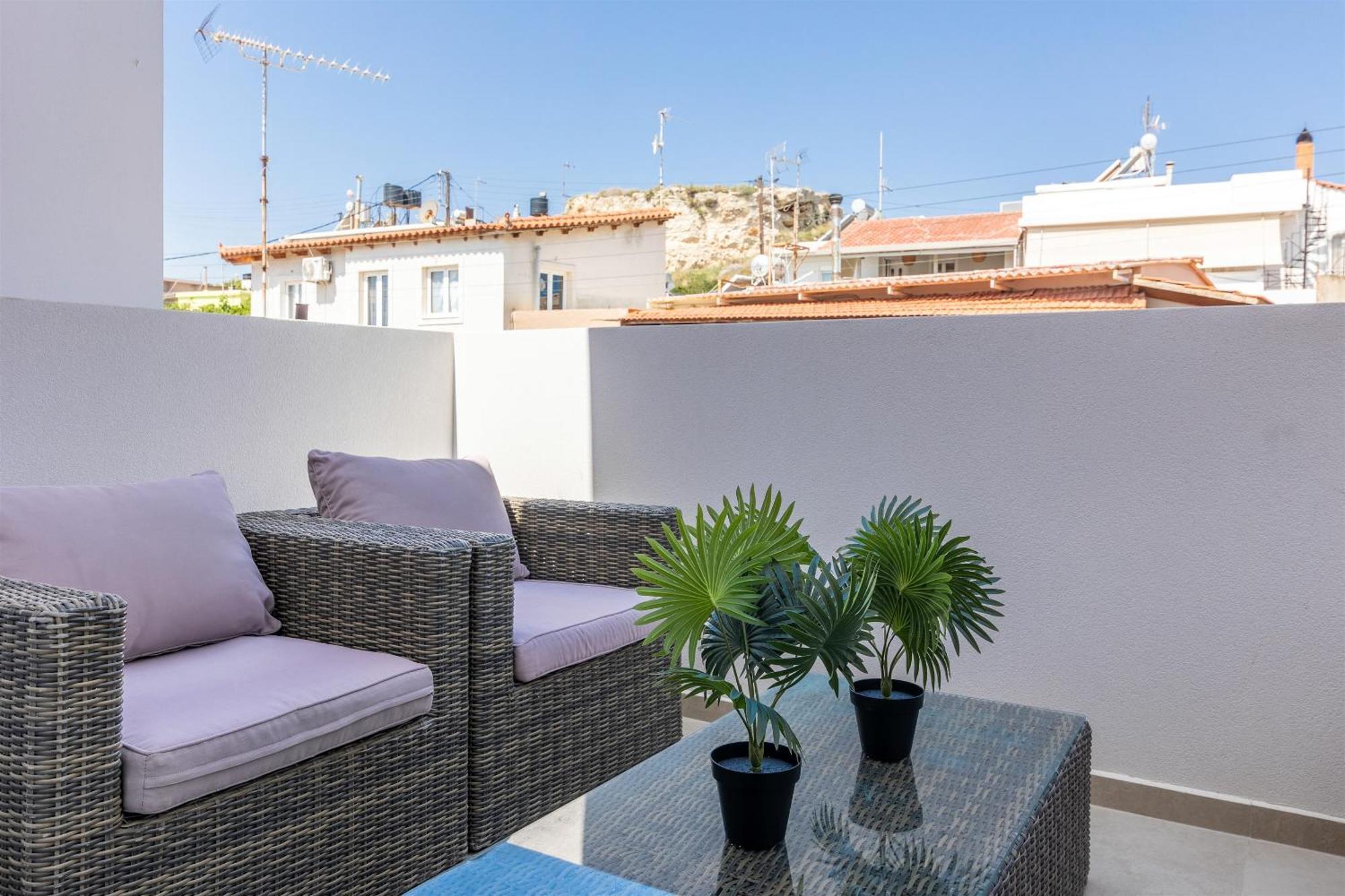 Andrews Luxury Suites Near The Airport Heraklion Exterior foto