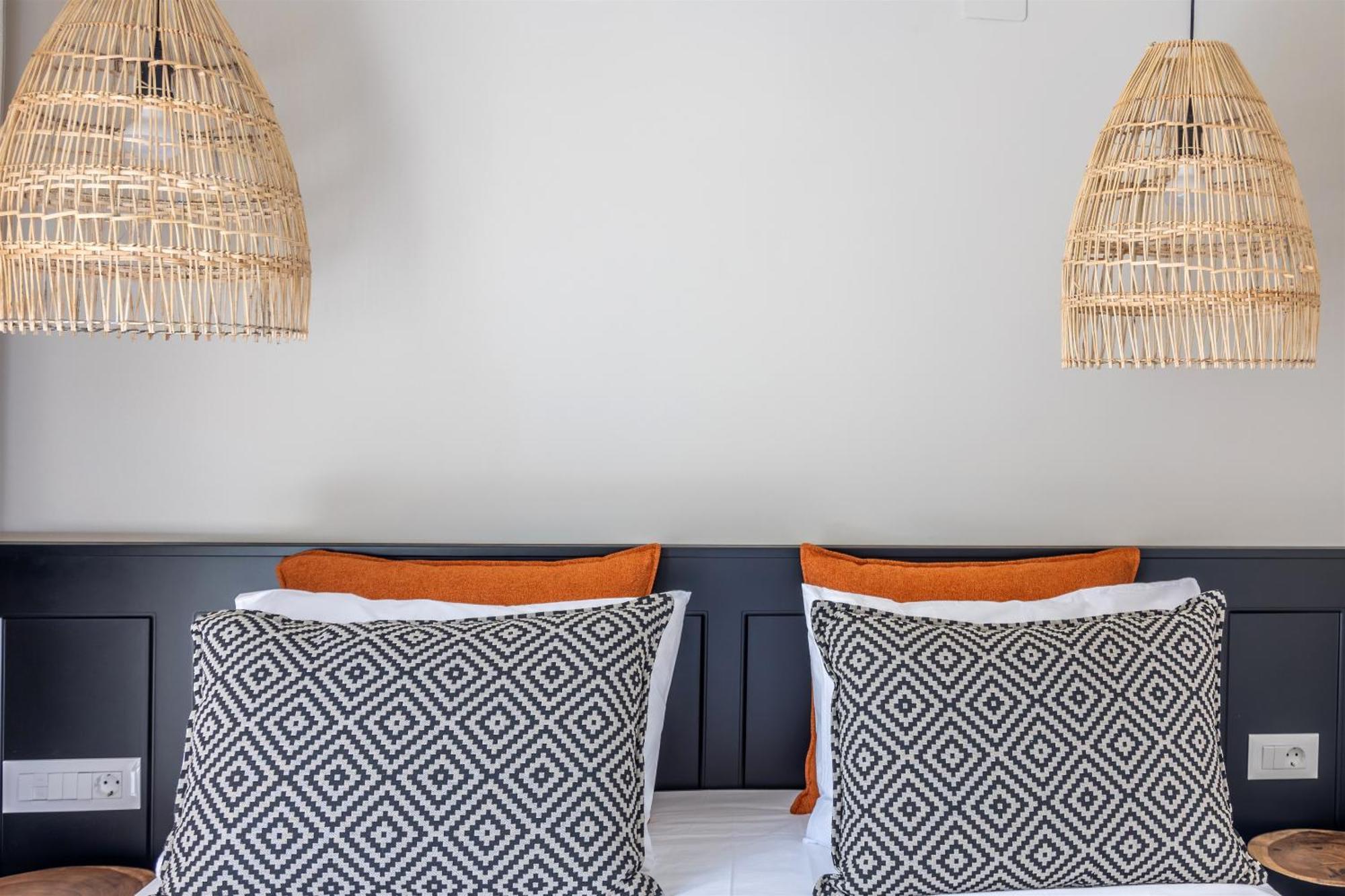 Andrews Luxury Suites Near The Airport Heraklion Exterior foto
